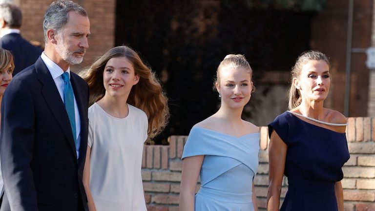 What does the Spanish royal family eat at Christmas time? Christmas dinner for the King and Queen of Spain