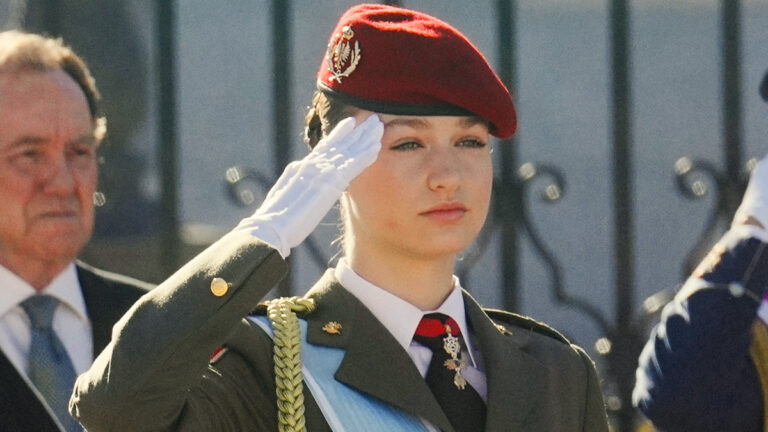 PHOTOS: Princess Leonor in her first military parade of 2024 Princess Leonor at the New Year's military parade
