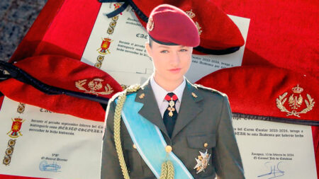 Princess Leonor receives a diploma for her effort and excellence at the Military Academy Princess Leonor receives diploma