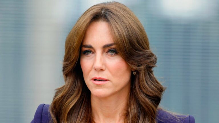 What is Crohn’s disease, the condition Kate Middleton is thought to be suffering from, according to the British media, following Prince William’s recent decision kate middleton surgery colon