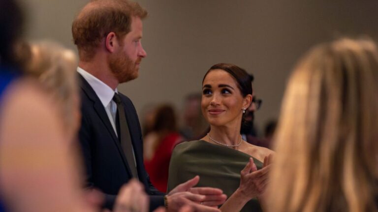 Meghan Markle dazzles in olive green dress on her last night in Canada: How much did the whole look cost? Meghan Markle's olive dress