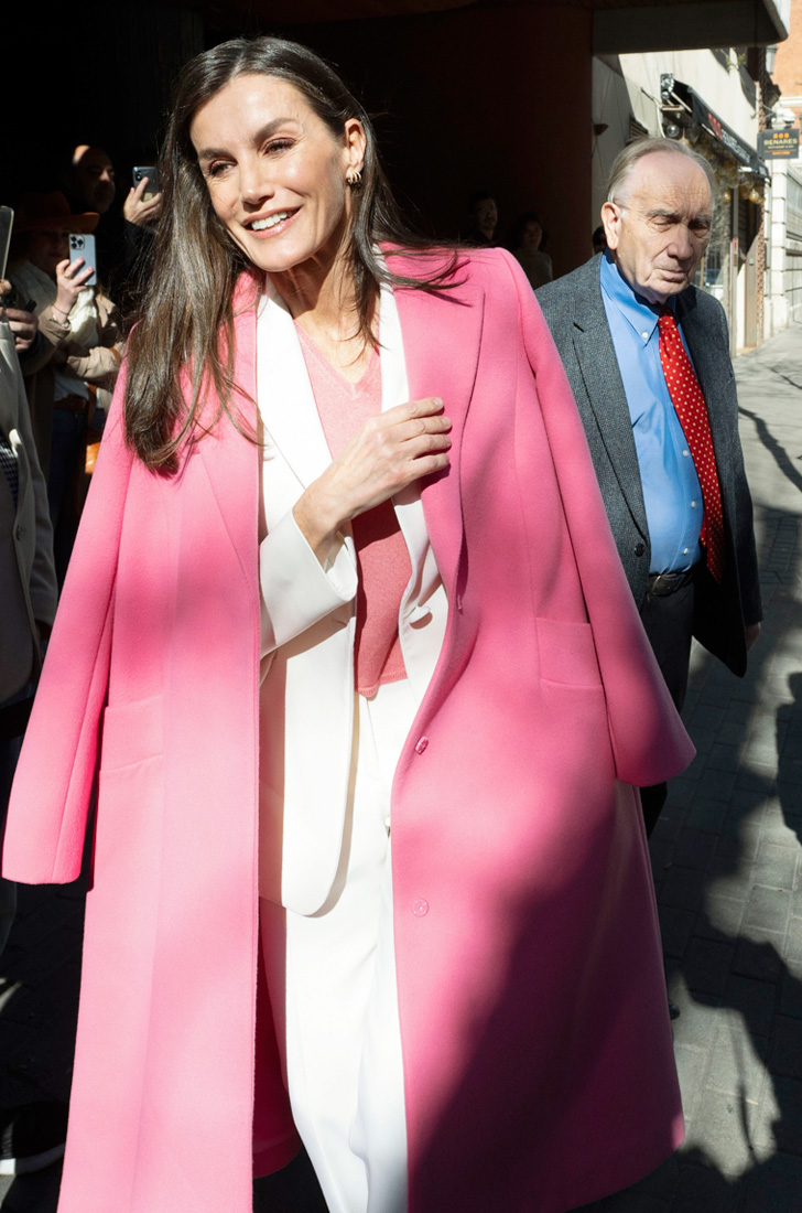 Queen Letizia at the exit of her meeting with Martin Scorsese