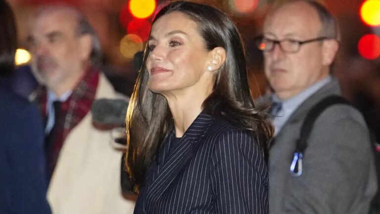 Queen Letizia does not give up her elegance during her visit in the aftermath of the tragedy in Spain Queen Letizia's Hugo Boss suit