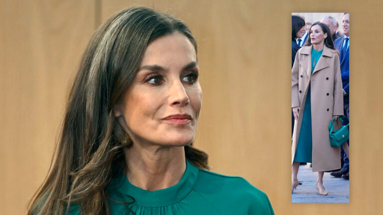 PHOTOS: Queen Letizia recycles one of her favorite dresses, but debuts new green bag in Salamanca Queen Letizia in Salamanca
