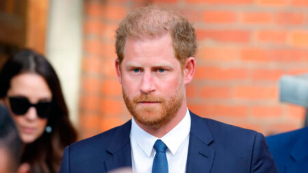 What would Prince Harry lose by applying for US citizenship