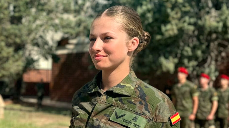Princess Leonor is pushed to the limit in a new type of military training Princess Leonor's new military training