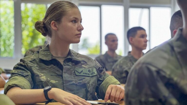 Scandal at Princess Leonor’s Military Academy involving an officer and a student romancing Princess Leonor's Military Academy
