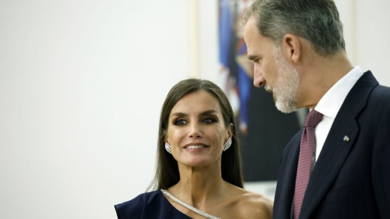 A few weeks before their 20th wedding anniversary, King Felipe made a nice gesture to Queen Letizia King Felipe's gesture to Queen Letizia