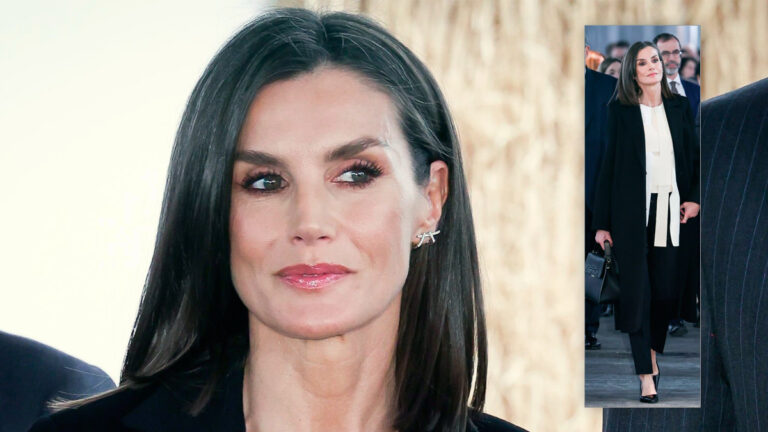 Queen Letizia at ARCO 2024: An avant-garde look with a 3D blouse by Adolfo Dominguez Queen Letizia at ARCO 2024