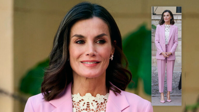 Queen Letizia wears a sophisticated pink Hugo Boss look and an incredible crochet top in Gandia Queen Letizia in Gandía