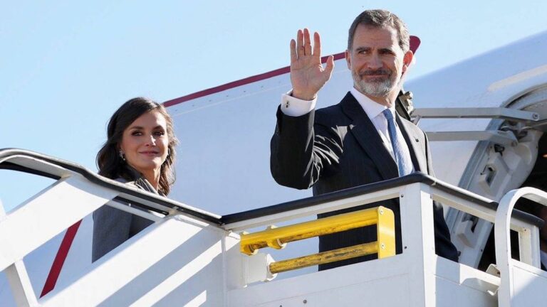 The strangest measures taken by King Felipe and Queen Letizia on their travels, from blood bags to sophisticated drinks Felipe and Letizia's travel protocol