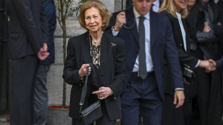 Queen Letizia visits Queen Emeritus Sofia, who is still in the hospital: Are they no longer on bad terms? Queen Sofia's illness
