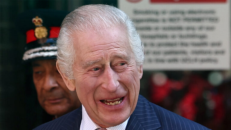 King Charles III reappears in an emotional visit to Macmillan Cancer Center King Charles returns to public dutie