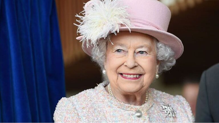 New statue of Elizabeth II, an icon for the “Instagram generation”: You won’t believe how much it cost New statue of Queen Elizabeth