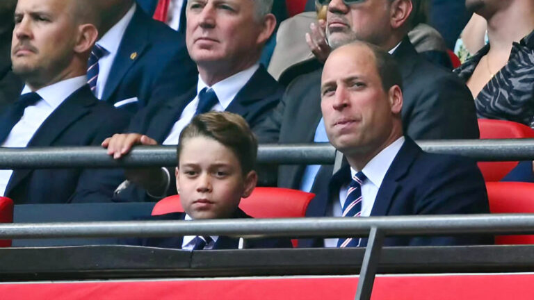 PHOTOS: Prince William and Prince George at FA Cup Final Prince William and Prince George at FA Cup Final