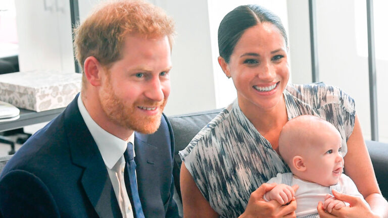 Sweet Moment: Prince Archie’s Special Time with Harry and Meghan Prince Archie's Tour Debut