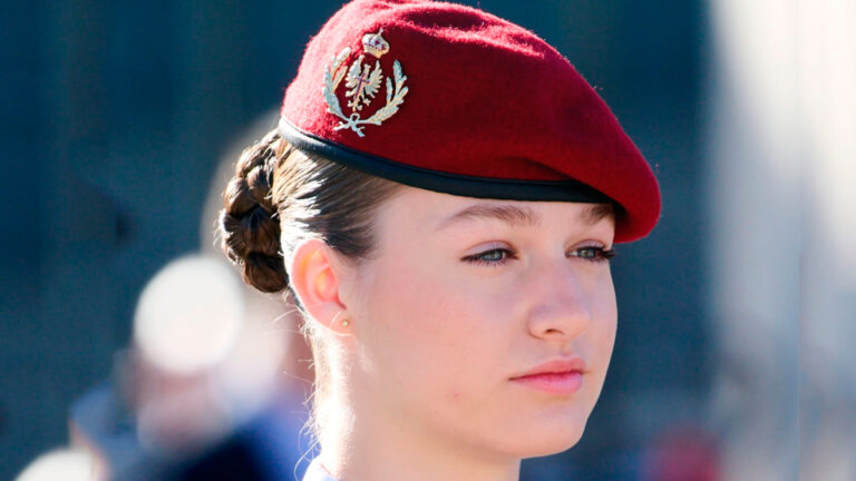 Princess Leonor will leave the military academy in Zaragoza for three days Princess Leonor travels to Segovia