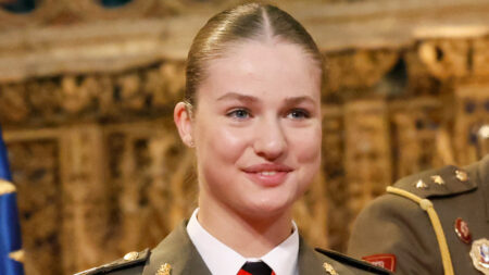 Who Accompanied Princess Leonor to Receive the Honors in Aragon in Her Parents’ Absence? Royal Officials Support Princess Leonor