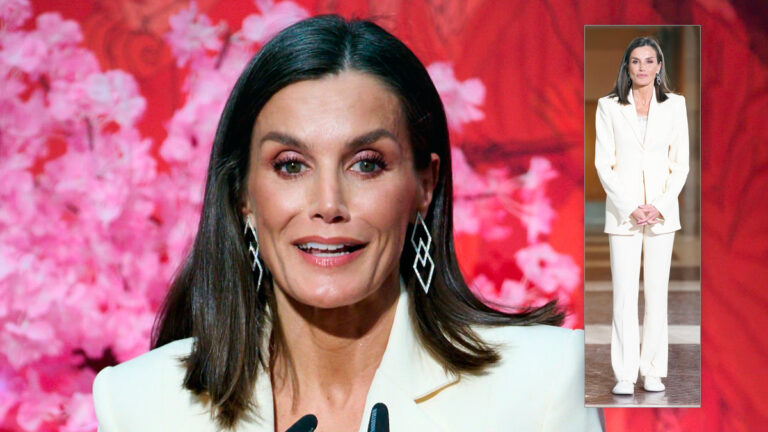Queen Letizia opts for a Victoria Beckham suit and minimalist sneakers at the ‘Youth Literature Awards’ Queen Letizia in a Victoria Beckham suit