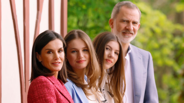 The Spanish royal family is making history by sharing some of the most intimate photos of King Felipe, Queen Letizia and their daughters, Leonor and Sofia King Felipe and Queen Letizia's anniversary photos