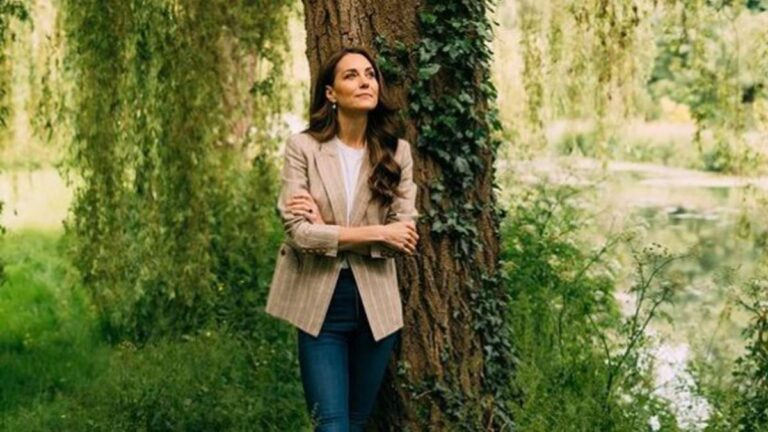 All details: The casual and relaxed look of the Princess of Wales on her reappearance Kate Middleton's blazer outfit