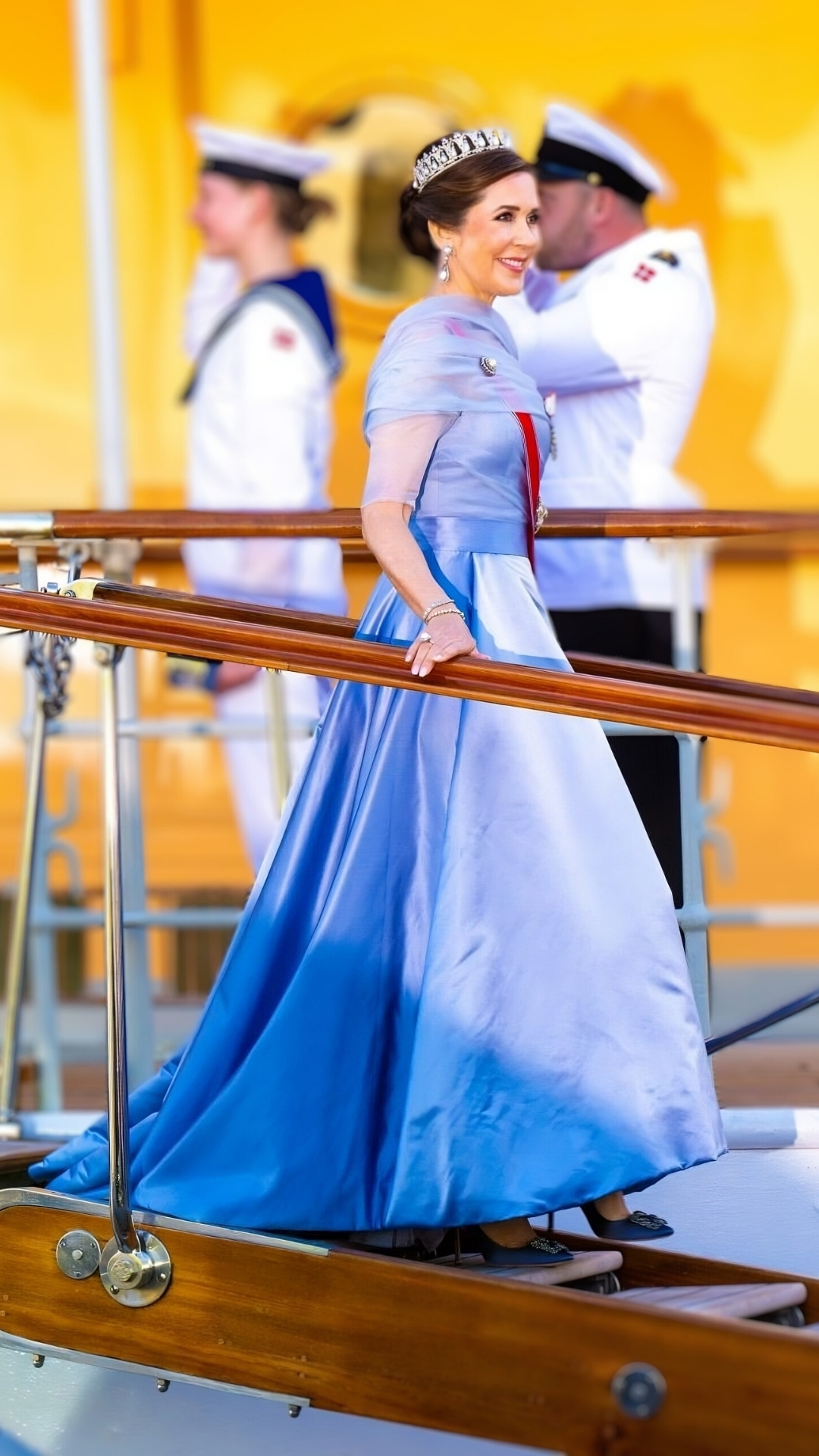 Queen Mary in a Royal White and Pink Ensemble in Oslo » Fashion
