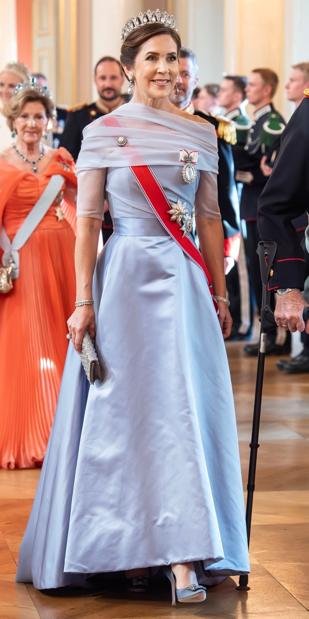 Queen Mary in a Royal White and Pink Ensemble in Oslo » Fashion