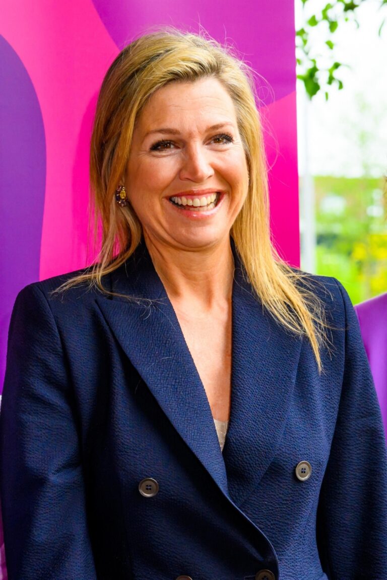 Queen Maxima in Navy Blue Max Mara Suit with Gianvito Rossi Heels at Blijf Groep » Queen Maxima Style