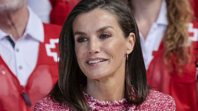 It’s summer, and we’ll tell you how to get the spectacular tan of Queen Letizia Queen Letizia's tan