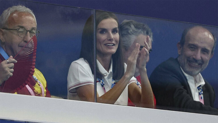 Queen Letizia shines in Paris to support athletes at the Olympic Games: What about Leonor or Sofia? Queen Letizia returns to Paris