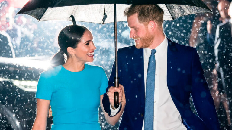 Meghan Markle and Prince Harry’s ‘Iconic’ Moment Captured on Video Meghan Markle and Prince Harry's Last Royal Duties