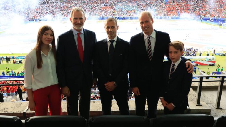 The royals reunited: These are the photos of King Felipe, Prince William, Infanta Sofia and Prince George at Euro final King Felipe and Prince William at Eurocup final