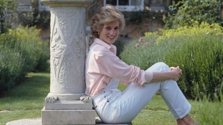 Princess Diana’s brother reveals an enigmatic image of her final resting place Princess Diana's grave