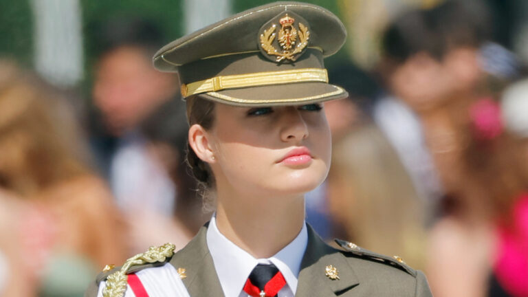 PHOTOS: Princess Leonor’s Important Day at Marín Naval Academy Princess Leonor Visits Naval Academy