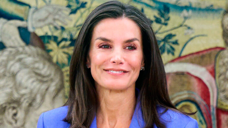Queen Letizia Returns to Sneakers and Pairs Them with a Blue Suit Queen Letizia in a Blue Suit by Woman Limited