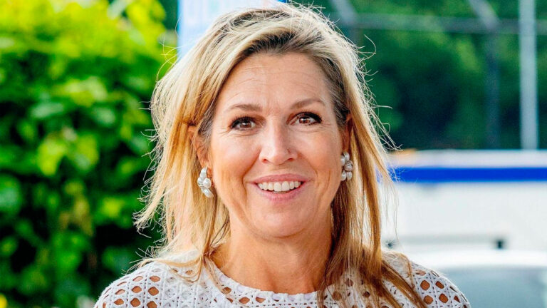 Queen Maxima’s Summer Outfit: Linen Pants and Die-Cut Jacket Queen Maxima's summer outfit
