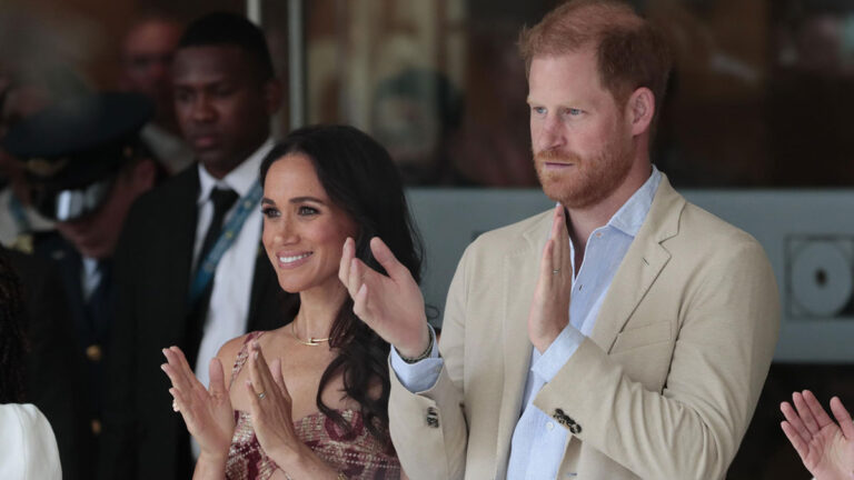 From annoyance to discomfort: Prince Harry shows his dark side in Colombia Prince Harry's body language in Colombia » Dukes of Sussex