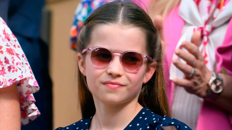 Princess Charlotte is caught on video doing something fans love Princess Charlotte's Curtsy