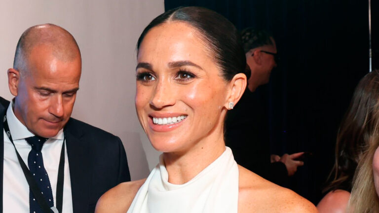 Meghan Markle Wears New $50K Diamond Necklace and Generates Online Reaction Meghan Markle's Fortuna Diamond Tennis Necklace