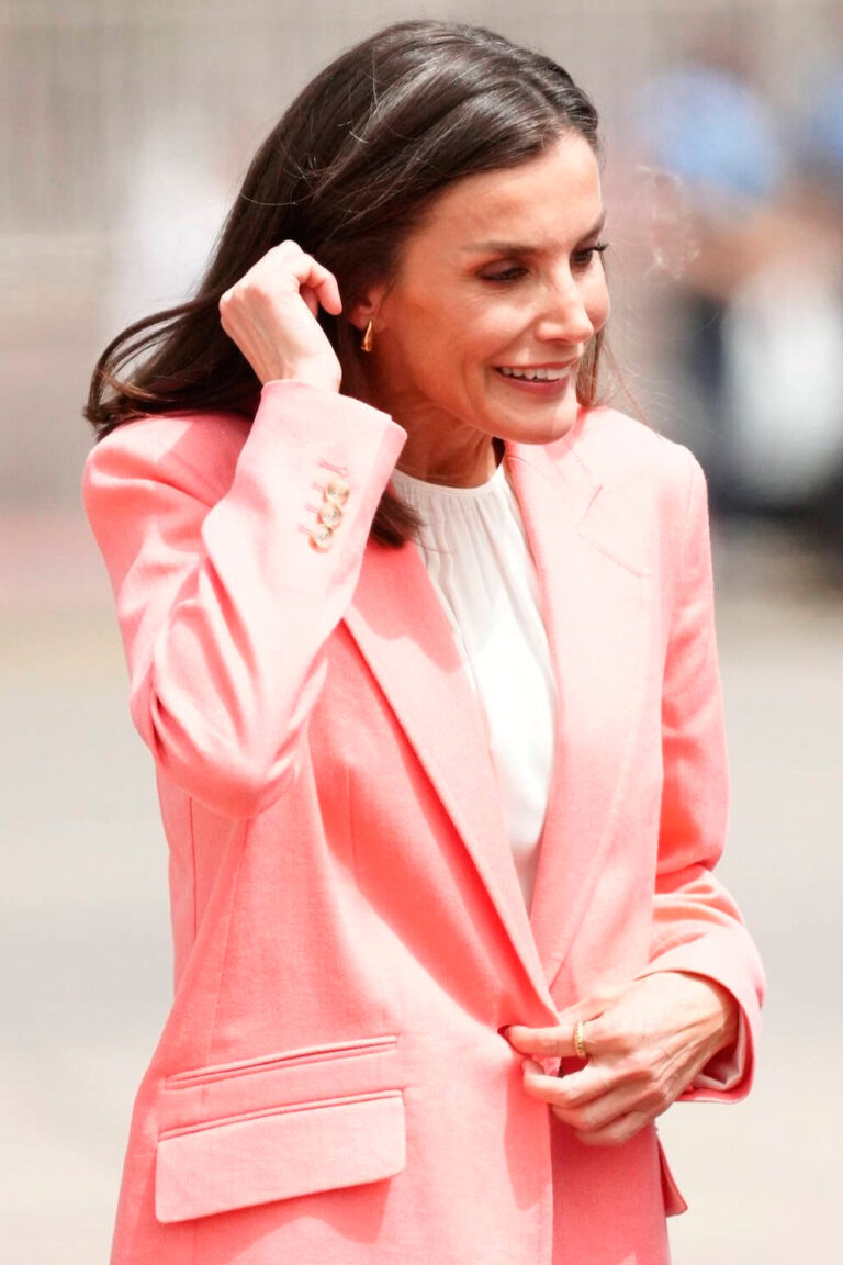 Queen Letizia in a Pink Suit by Hugo Boss in Las Palmas de Gran Canaria Queen Letizia in Pink Hugo Boss Suit at National Design Awards