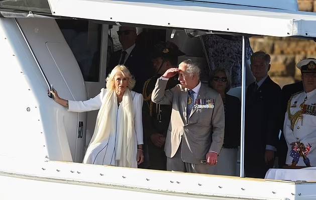 Queen Camilla Barefoot in Australia » Camilla, Queen Consort