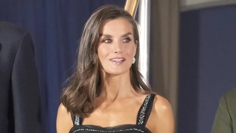 What’s wrong with the dress Queen Letizia wore to her latest royal event? Here’s what one royal expert has to say Queen Letizia's Dress