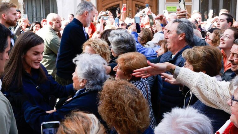 The Best Photos of King Felipe and Queen Letizia’s Recent Visit to Valencia’s Most Flood-Affected Areas Return of King Felipe and Queen Letizia to Valencia