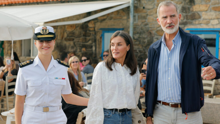 What King Felipe VI and Queen Letizia Say About Leonor and Her Night Parties Princess Leonor's Life