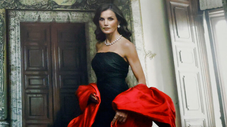 Queen Letizia’s new official portrait gets criticized: Why did many not like it? official portrait of Queen Letizia