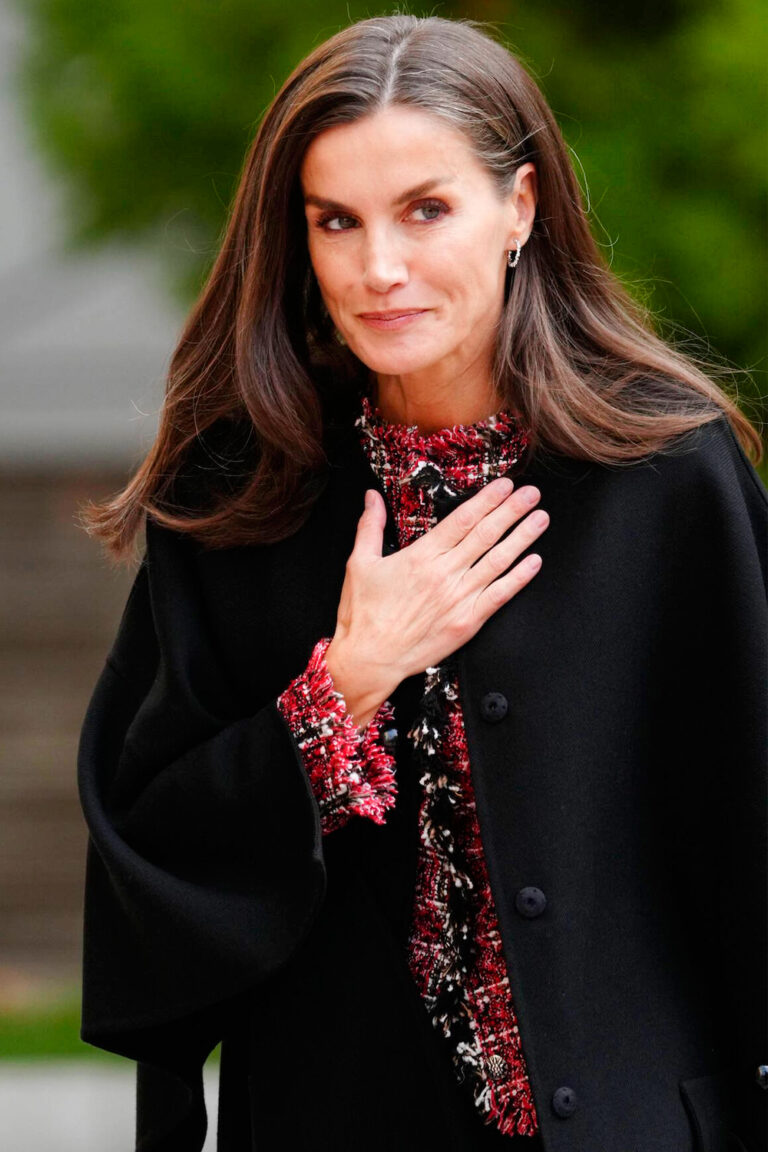 Queen Letizia’s Winter Style: Tweed Jacket and Cape Coat Queen Letizia's Winter Style: Tweed Jacket and Cape Coat