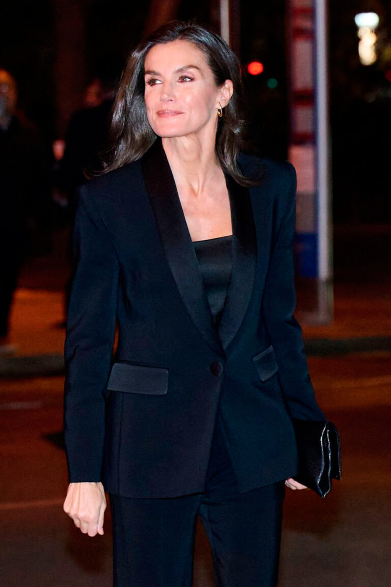 Queen Letizia Debuts Black Suit at the 41th “Francisco Cerecedo” Journalism Awards Queen Letizia in a Black Mango Suit