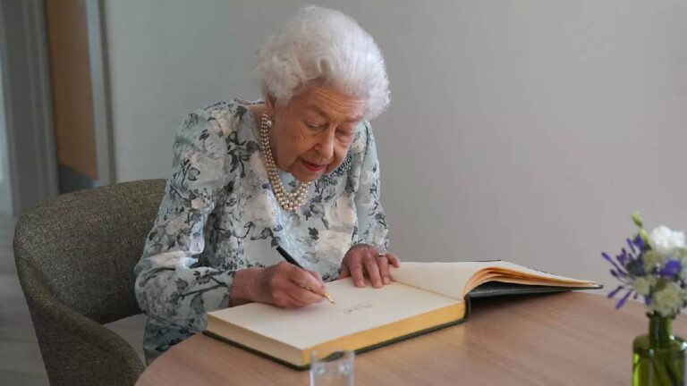 What was the last thing Queen Elizabeth II wrote in her diary just hours before her death? Queen Elizabeth II's diary.