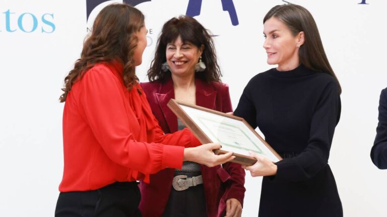 Queen Letizia continues to work tirelessly and presents some very special awards Queen Letizia at the Prado Museum
