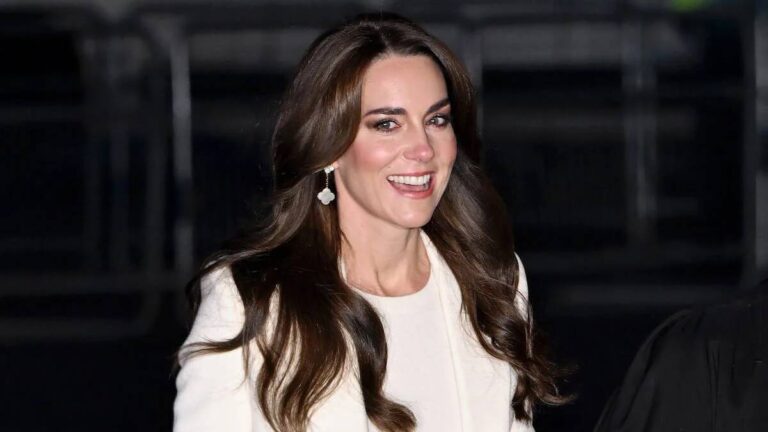 Kensington Palace’s unexpected statement on Kate Middleton Kate Middleton at the annual Christmas Carol Service